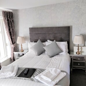 Standard-Dreibettzimmer, mit Bad