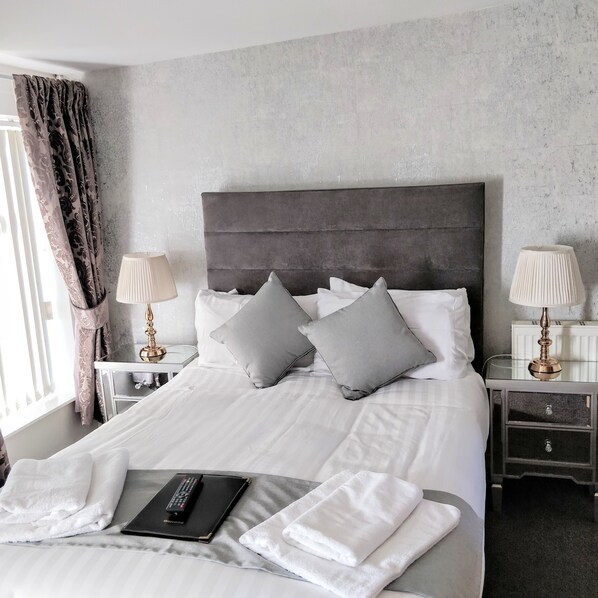 Chambre Triple Standard, salle de bains attenante