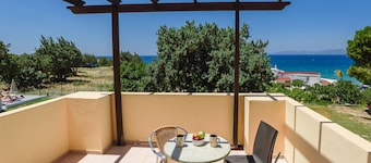 Matina Pefkos Aparthotel