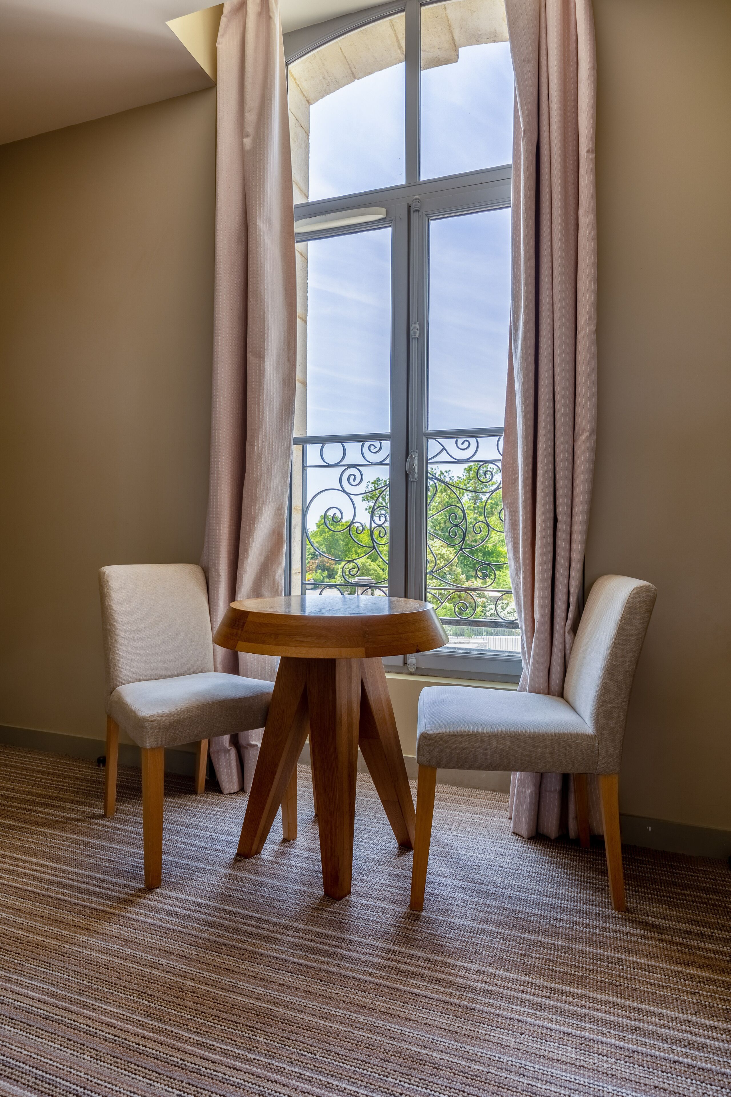 room (prestige) | premium bedding, minibar, in-room safe, desk