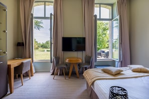 Superior Room | Premium bedding, minibar, in-room safe, desk - Hôtel & Spa du Château (Lagord)