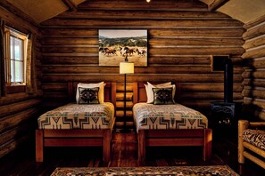 Two-room Cabin (1 king and 2 single beds) | Hypo-allergenic bedding, free WiFi, bed sheets