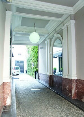 Property grounds - Hotel La Légende (Brussels)