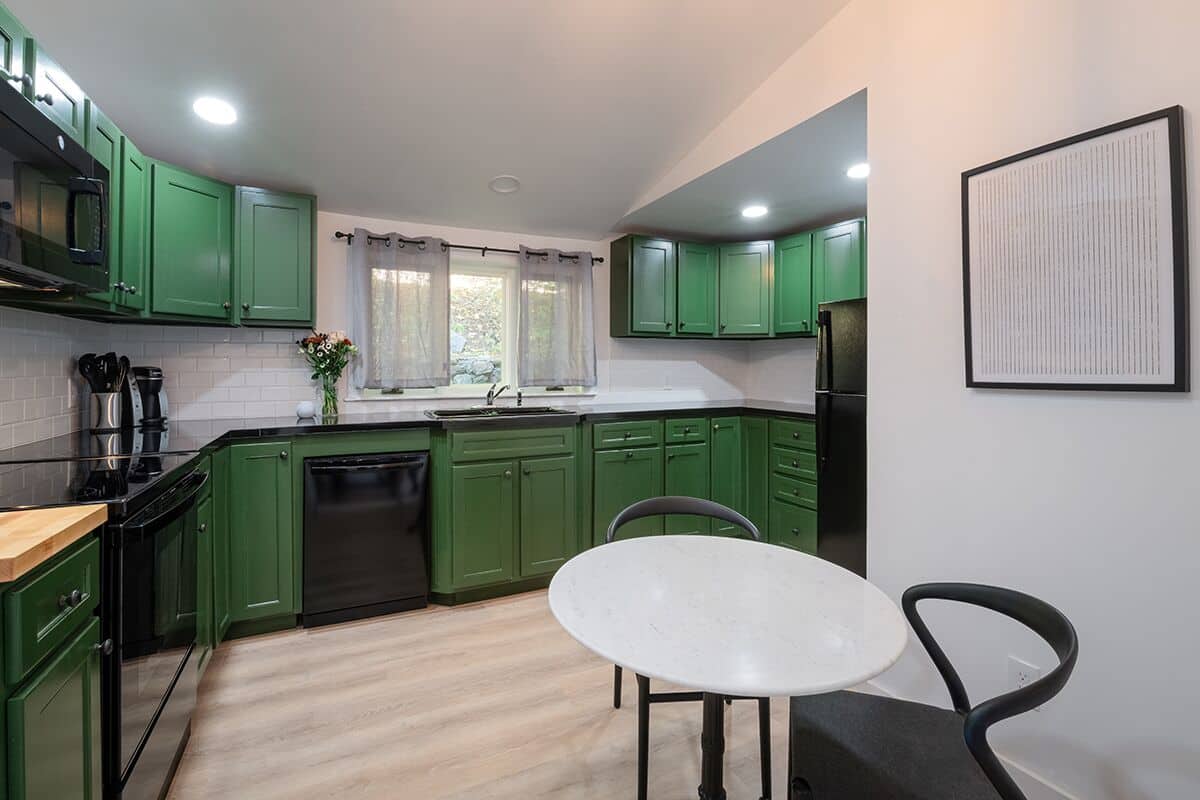 guesthouse c | private kitchen | microwave, coffee/tea maker, freezer