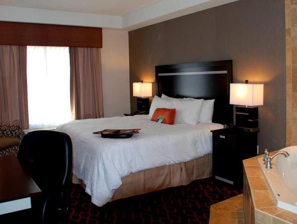 Hypo-allergenic bedding, pillowtop beds, in-room safe, desk