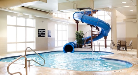 Indoor pool. Hampton Inn & Suites by Hilton Lethbridge