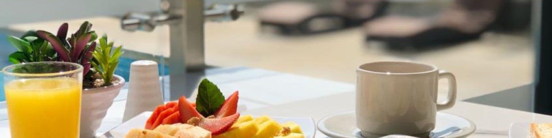 包含每日自助早餐