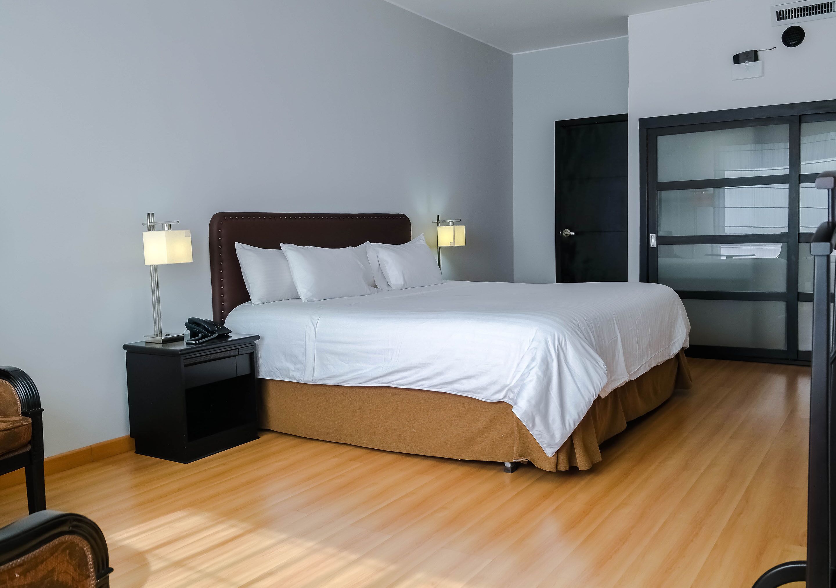 double room | 1 bedroom, tempur-pedic beds, minibar, in-room safe