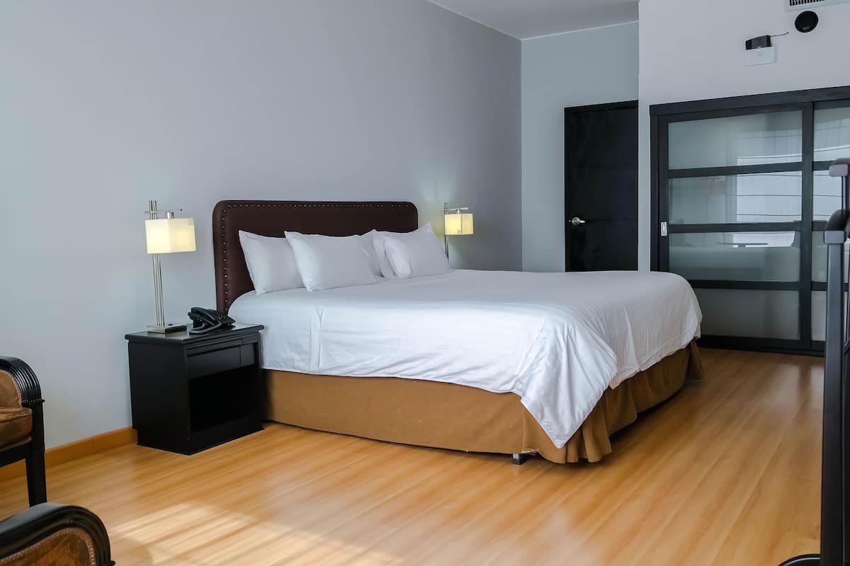 double room | 1 bedroom, tempur-pedic beds, minibar, in-room safe