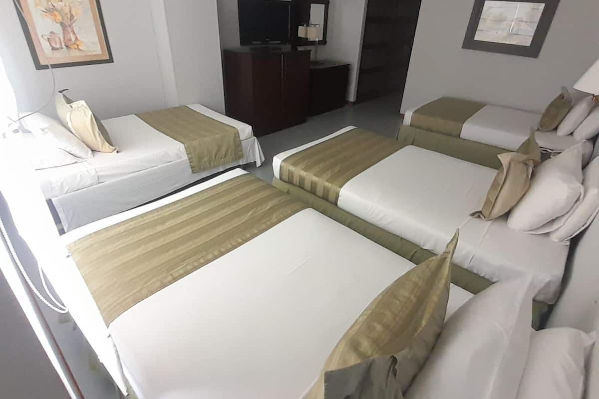 1 quarto, camas Tempur-Pedic, frigobar, cofres nos quartos