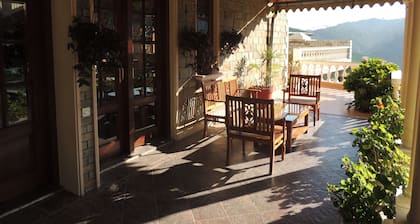 WelcomHeritage Windsor Lodge