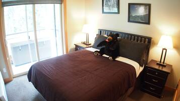 Suite, 2 Bedrooms | 2 bedrooms, pillowtop beds, individually decorated