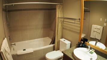 Suite, 2 Bedrooms | Bathroom | Combined shower/bathtub, free toiletries, hair dryer, towels