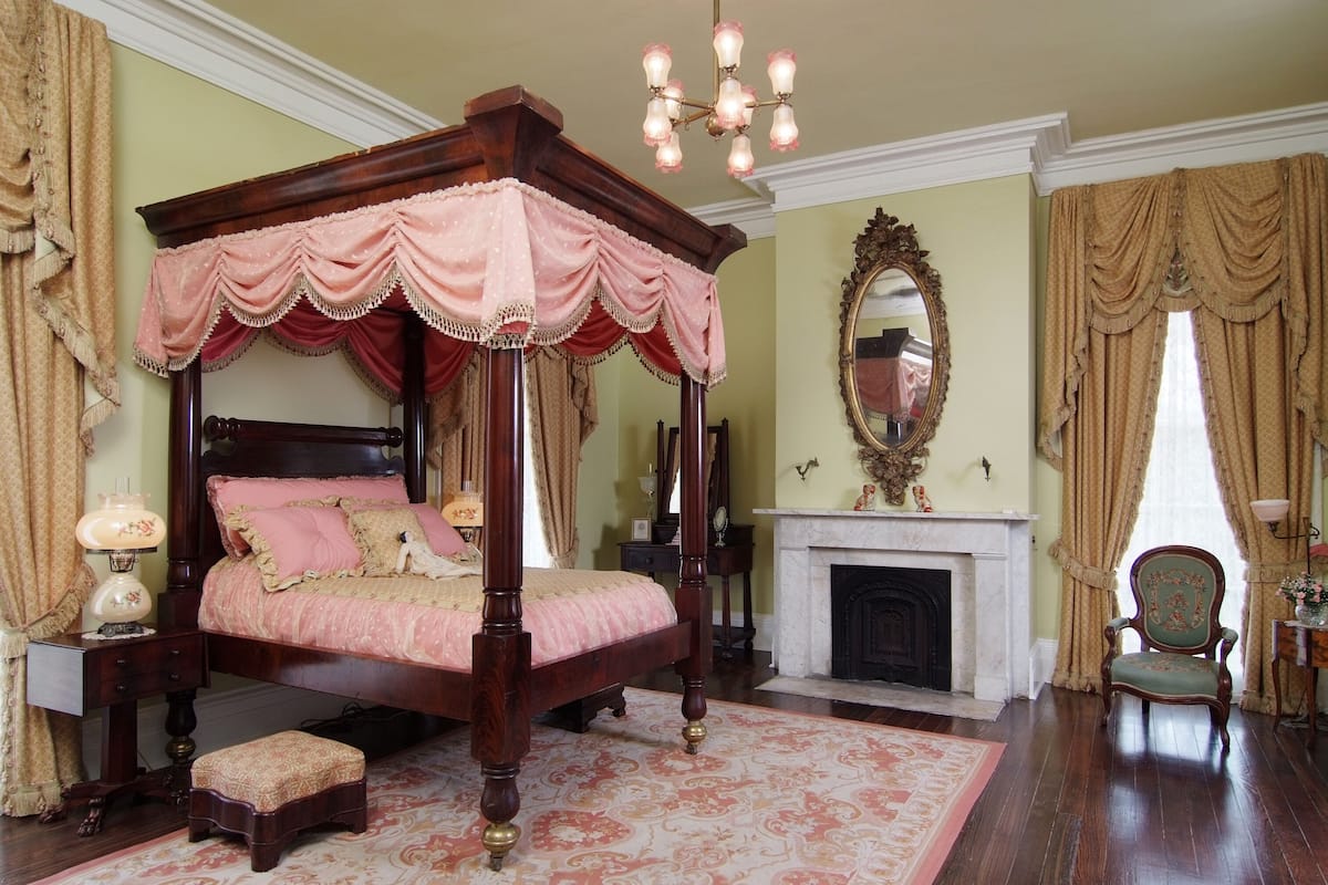 1 bedroom, in-room safe, individually decorated, individually furnished