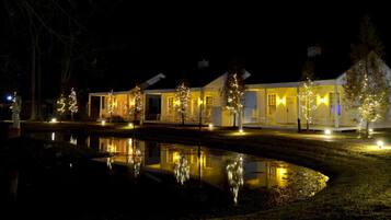 1 bedroom, in-room safe, individually decorated, individually furnished