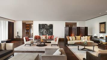 Premium bedding, minibar, in-room safe, desk