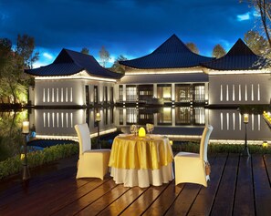 3 restaurants, spécialités Cuisine internationale