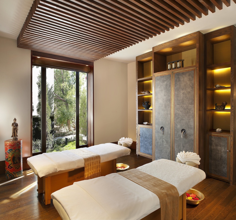 Lhasa Ruiji Holiday Hotel by null