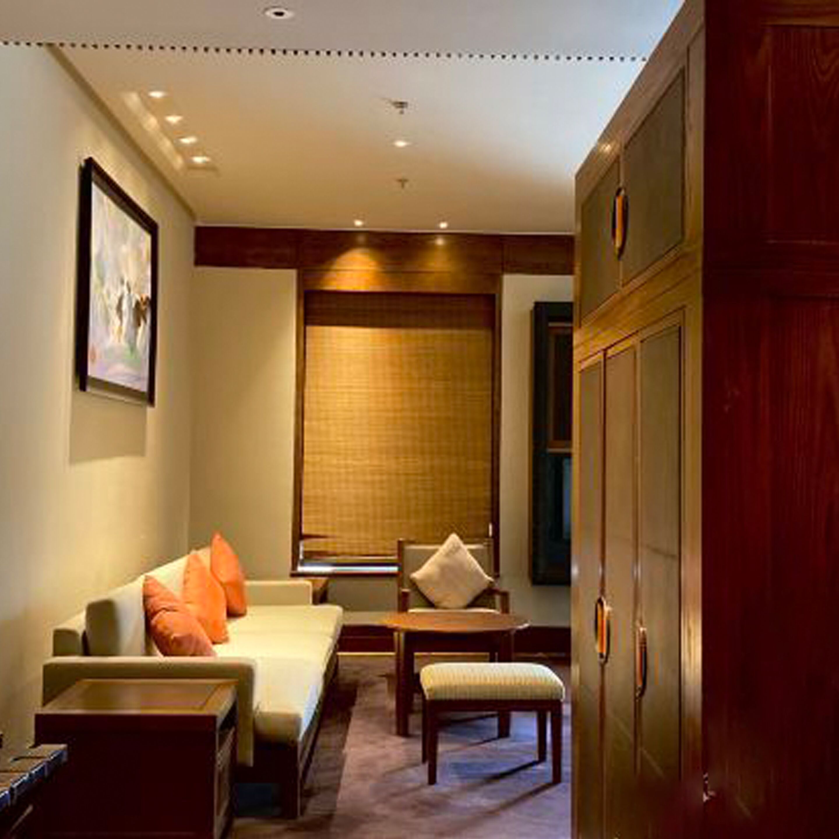 suite, 1 bedroom | premium bedding, minibar, in-room safe, desk