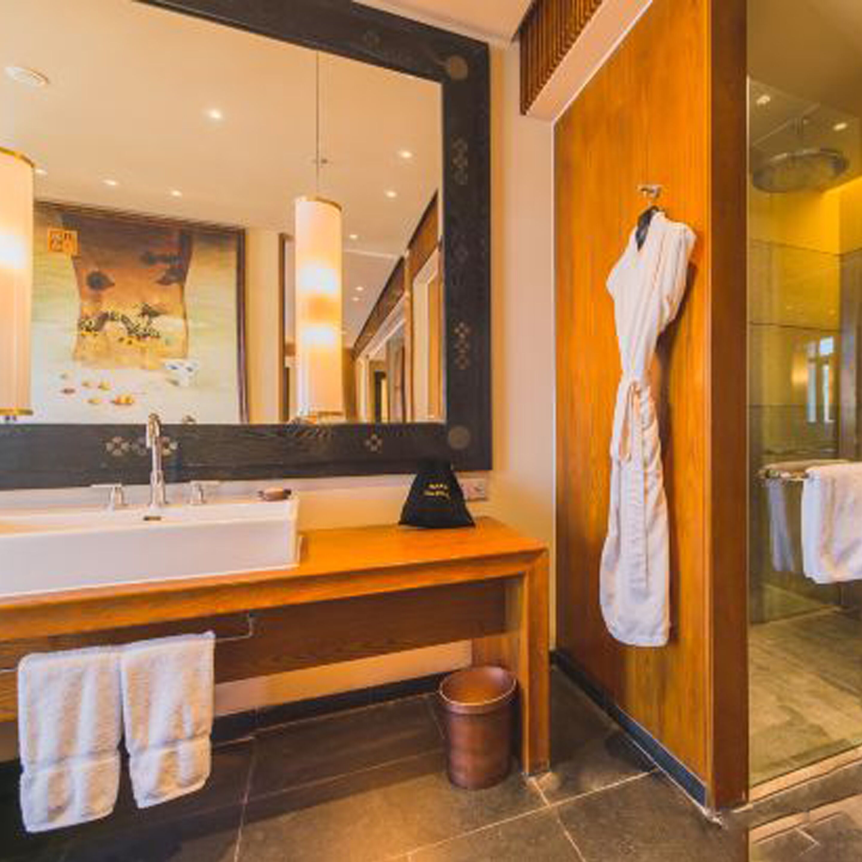 suite, 1 bedroom | premium bedding, minibar, in-room safe, desk