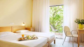 Double Room | Free WiFi, bed sheets