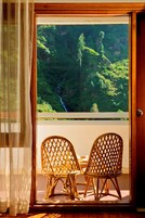 Maharaja Suite | Egyptian cotton sheets, premium bedding, down comforters, minibar