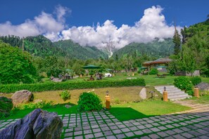 Property grounds - Solang Valley Resort (Manali)