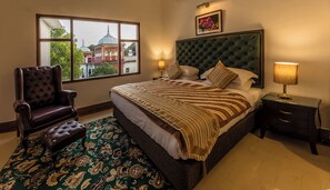 In-room safe, individually decorated, individually furnished, desk - WelcomHeritage Judge's Court (Pragpur)