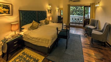 Deluxe Room | In-room safe, individually decorated, individually furnished, desk