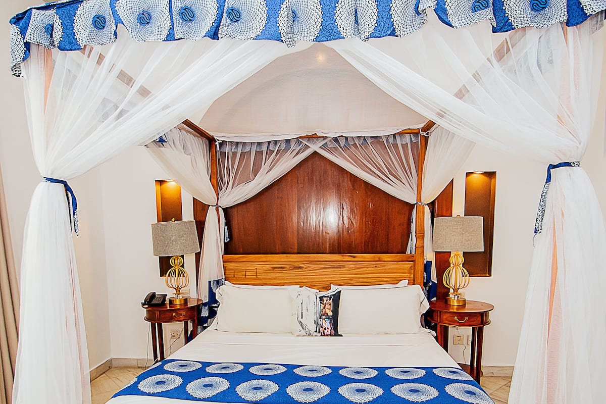 In-room safe, soundproofing, cribs/infant beds, free WiFi