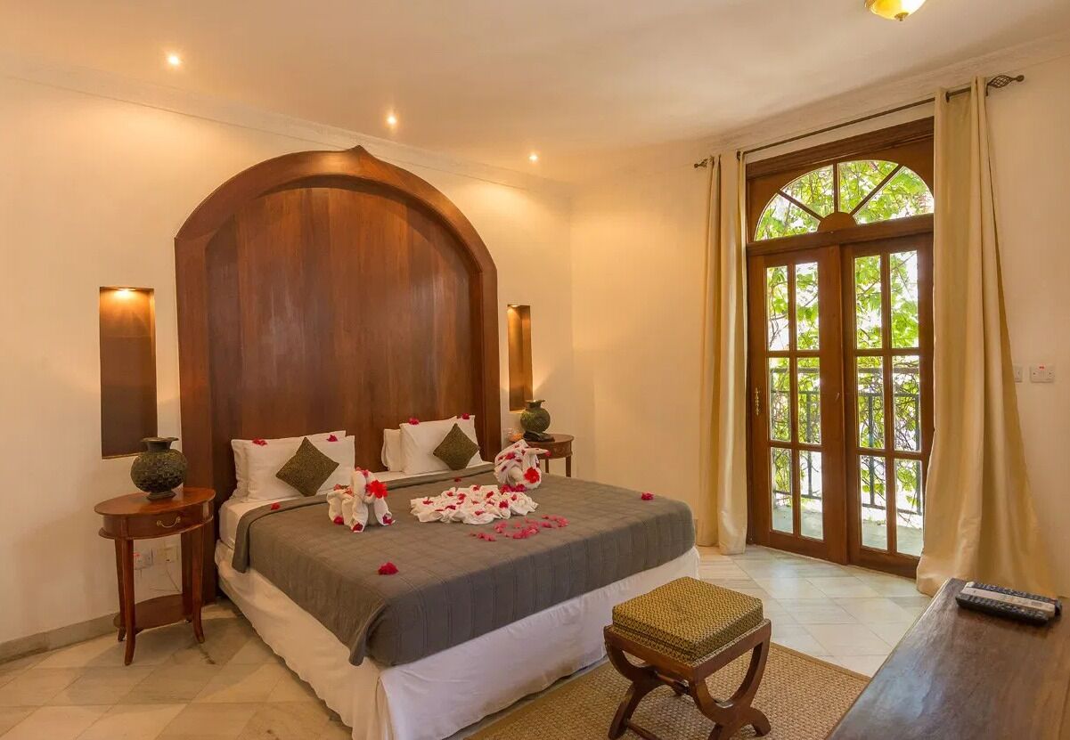 Cofres nos quartos, quartos à prova de som, berços (sobretaxa)