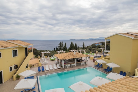 Poolside bar. Corfu Aqua Nisaki