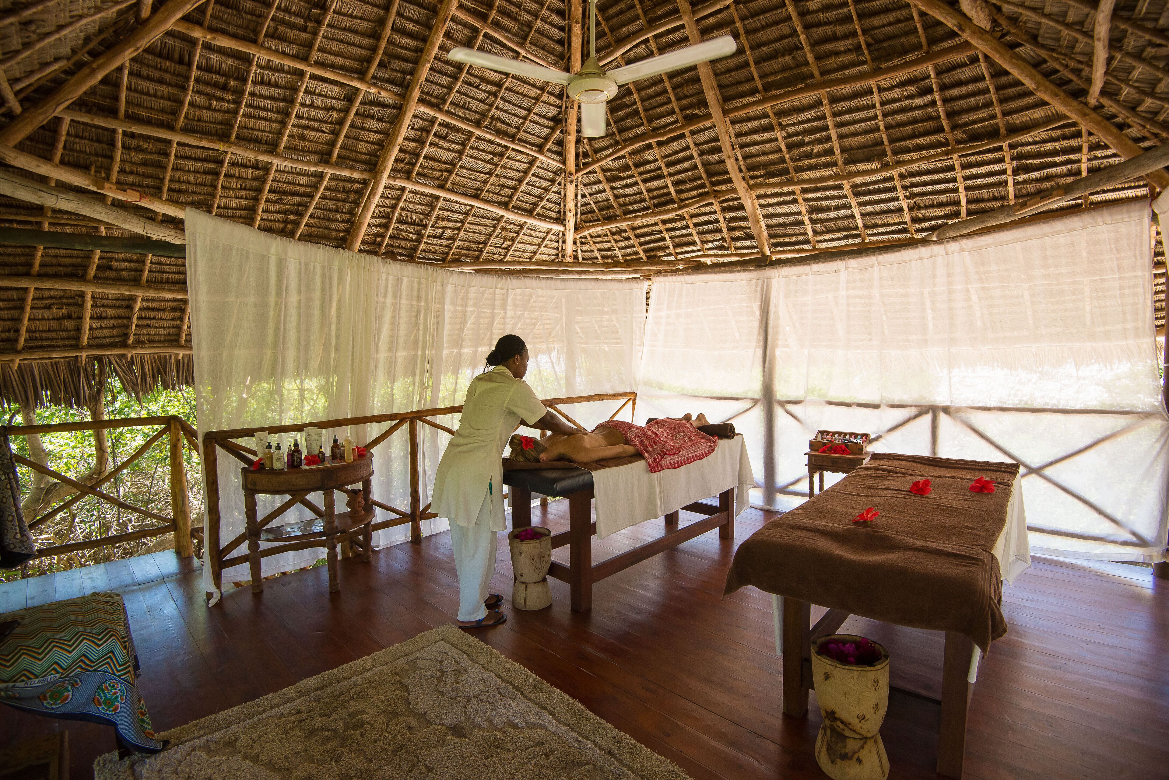 hot tub, hot springs/mineral springs