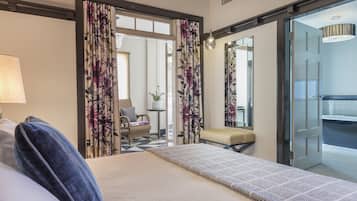 Suite, 1 King Bed, City View