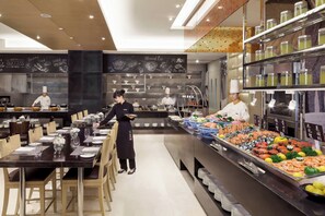 2 restaurants servant le petit déjeuner