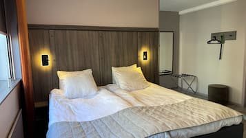 1 bedroom, desk, laptop workspace, blackout curtains