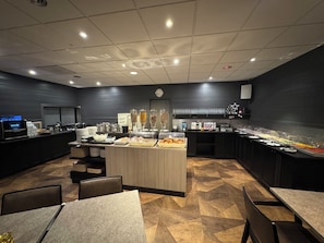 Petit déjeuner buffet compris tous les jours