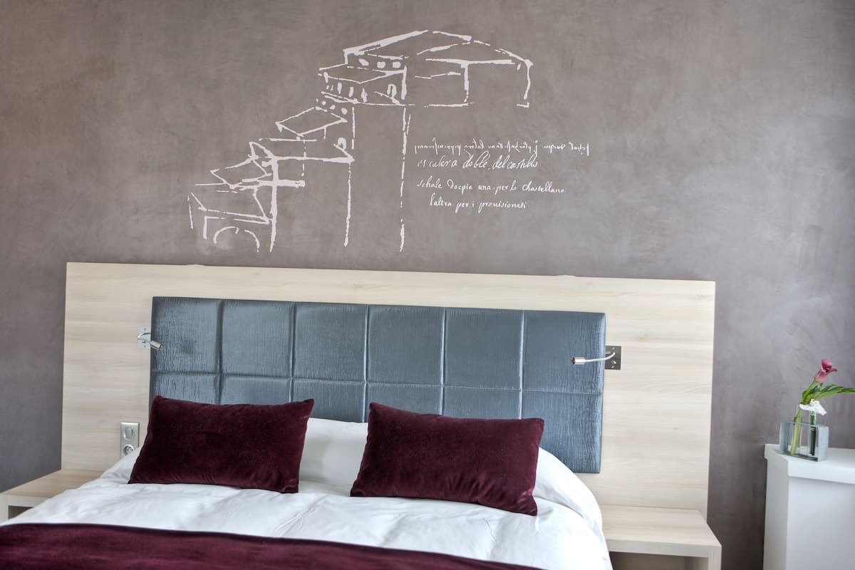 in-room safe, individually decorated, individually furnished, desk