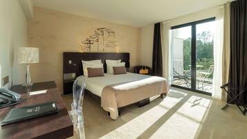 Exclusive Room, 1 King Bed, Non Smoking, Terrace | In-room safe, individually decorated, individually furnished, desk