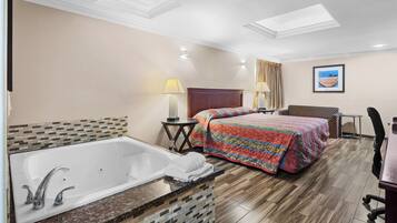 Literie de qualité supérieure, bureau, fer et planche à repasser