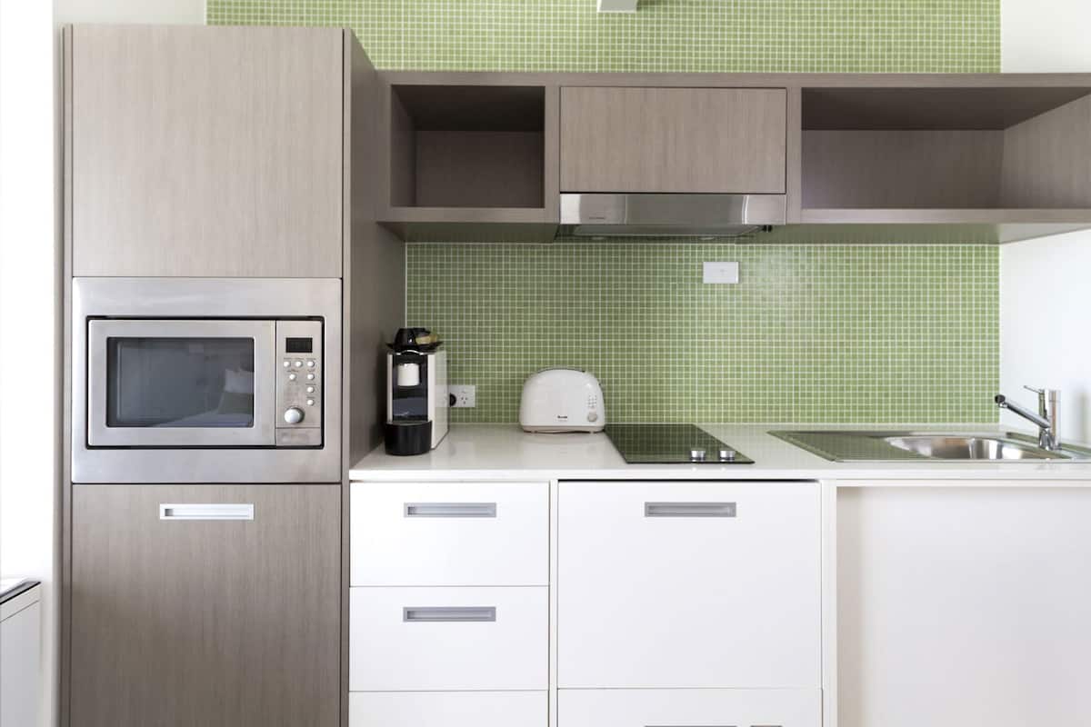 私人廚房 | 雪櫃、微波爐 (按要求提供)、爐具、洗碗機