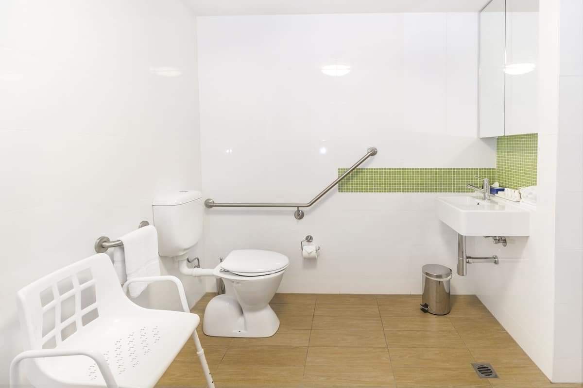 accessible studio | bathroom | shower, free toiletries, hair dryer, towels