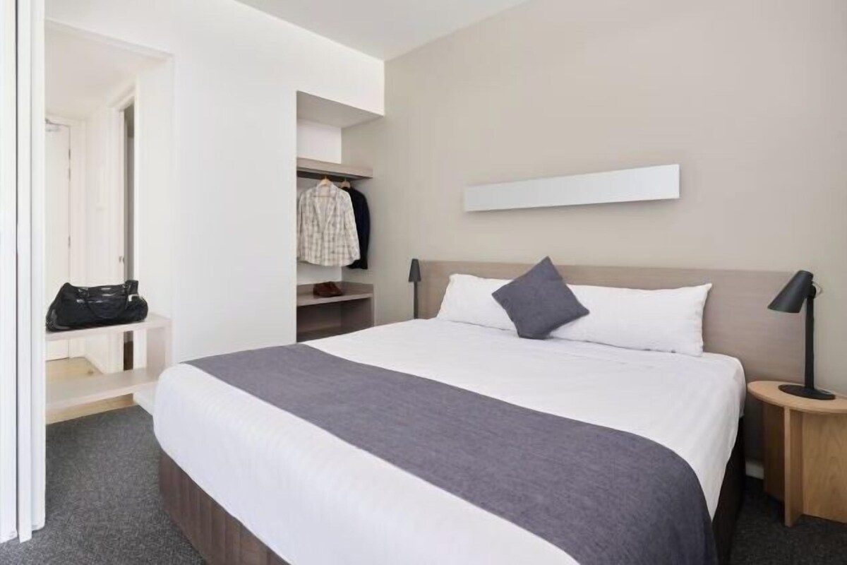 Premium bedding, down duvets, pillow-top beds, desk