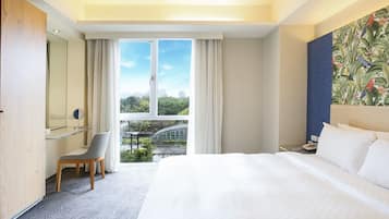 Deluxe Double Room, 1 Queen Bed, City View | Premium bedding, down comforters, pillowtop beds, free minibar