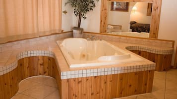 Tina y regadera independientes, secadora de cabello, toallas