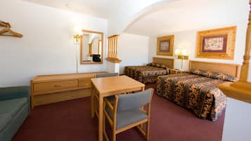 Two queen bed non smoking | Soundproofing, iron/ironing board, free WiFi