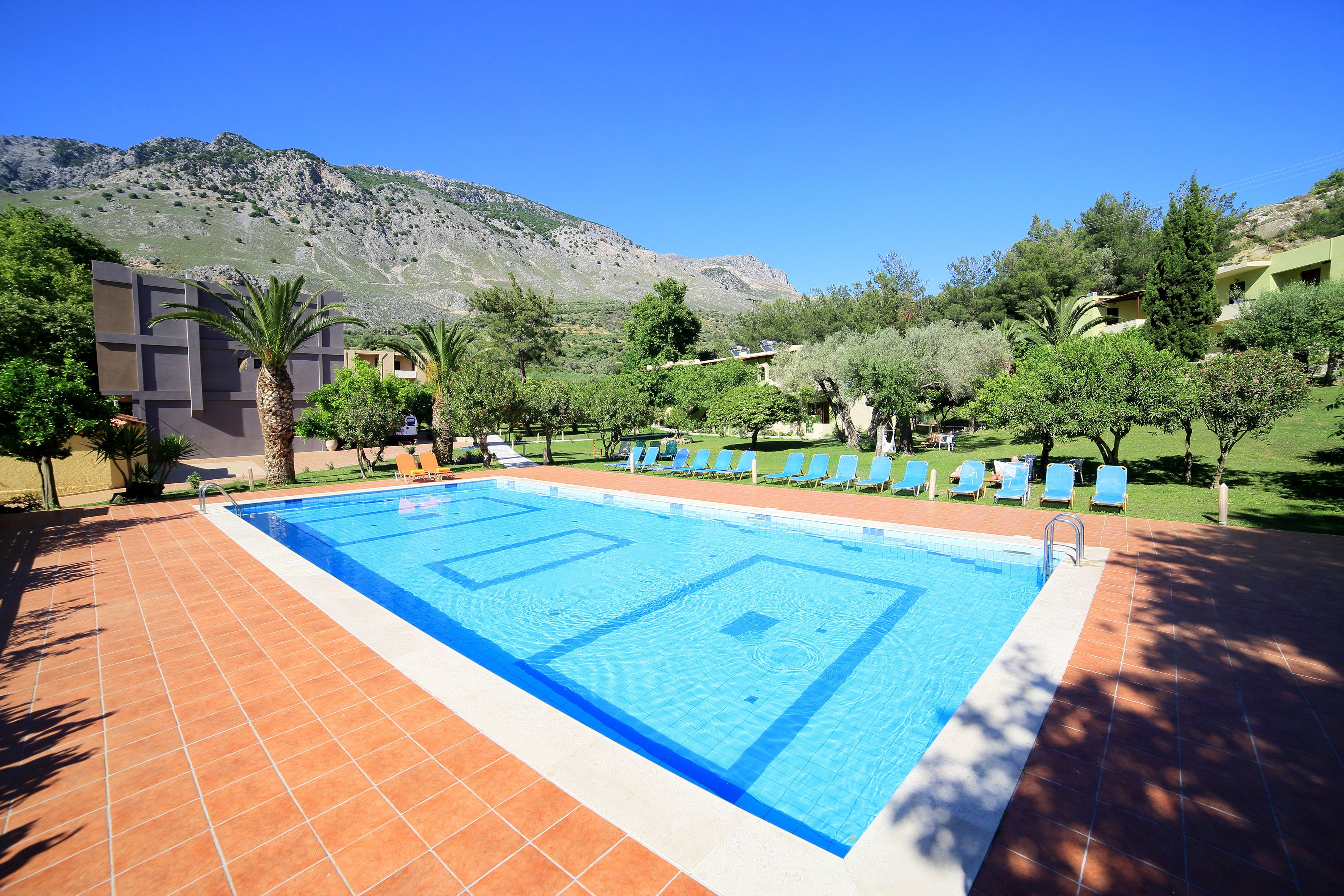 outdoor pool, pool loungers