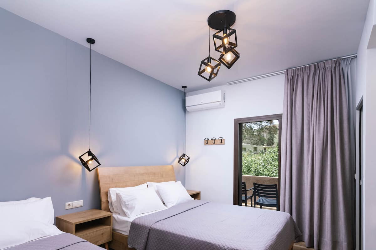 Standard Triple Room | 1 bedroom, laptop workspace, iron/ironing board, free WiFi