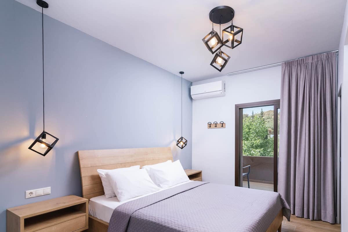 Standard Double or Twin Room | 1 bedroom, laptop workspace, iron/ironing board, free WiFi