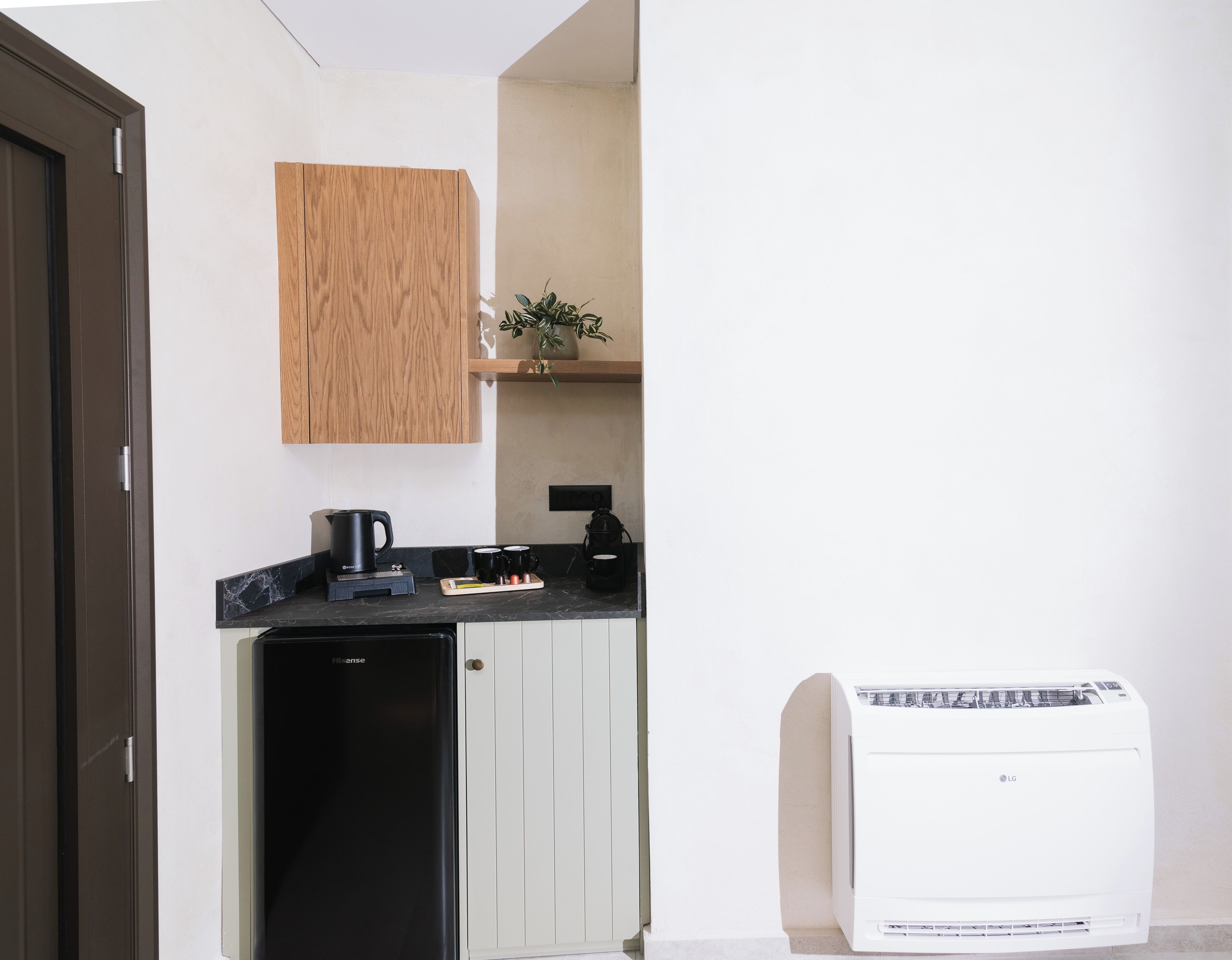 1 bedroom, laptop workspace, iron/ironing board, free wifi